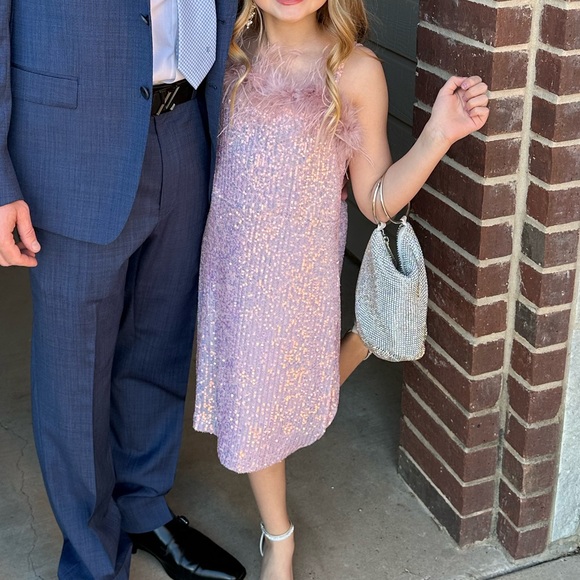Girl’s sequin dress - Picture 2 of 3